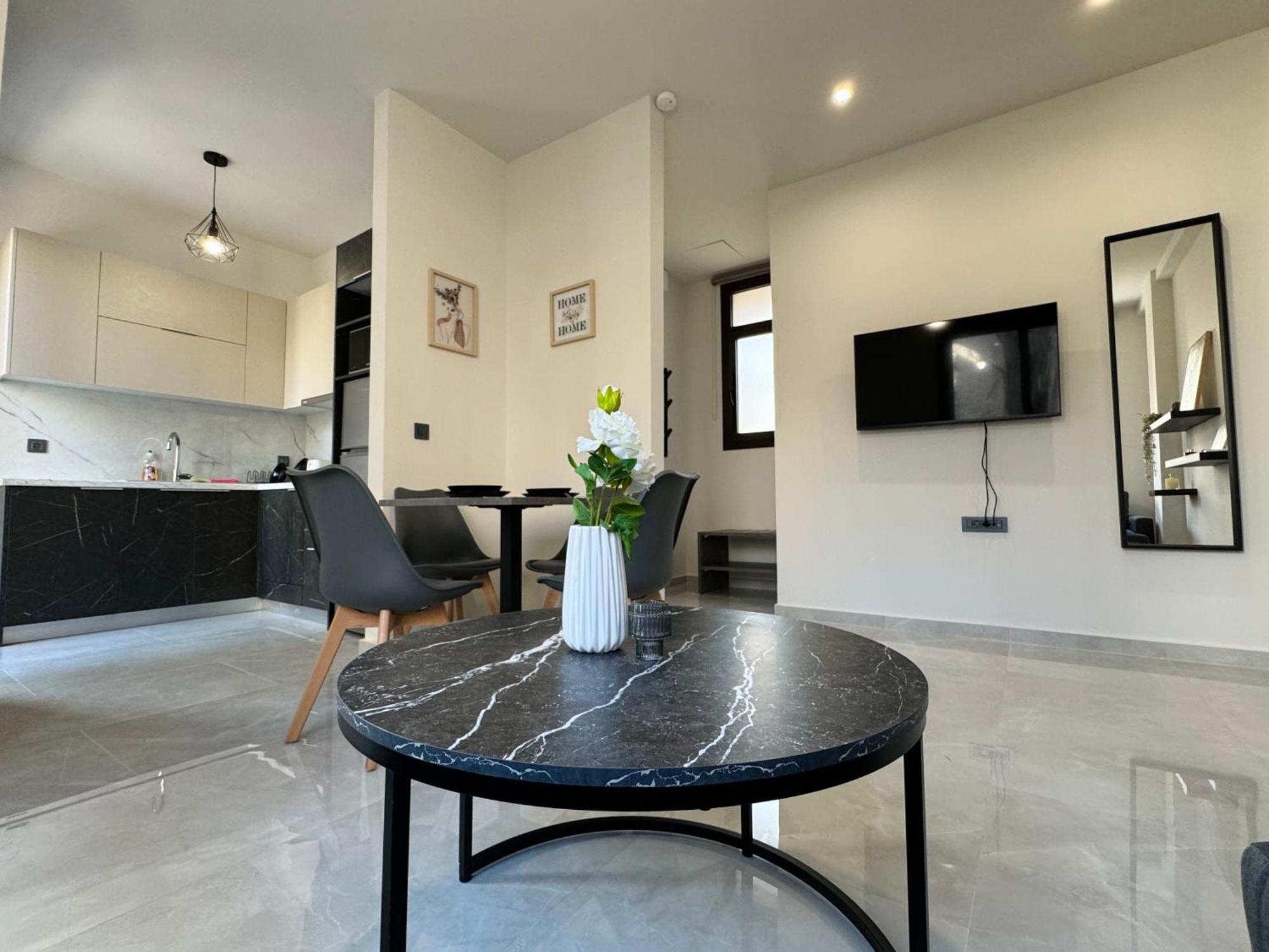 Spacious Apartment Near Monastiraki By Kozy Koala 아테네 외부 사진