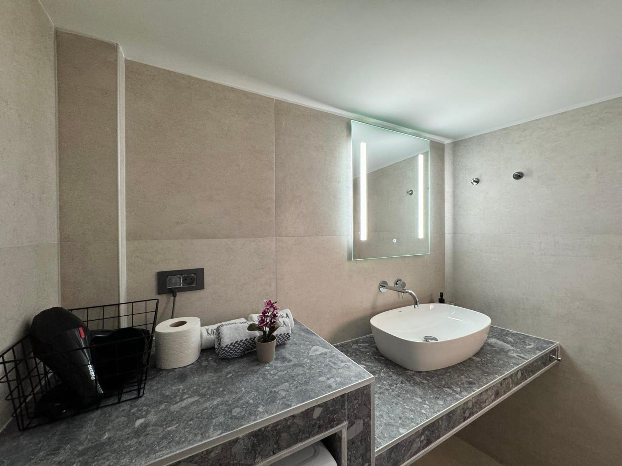 Spacious Apartment Near Monastiraki By Kozy Koala 아테네 외부 사진